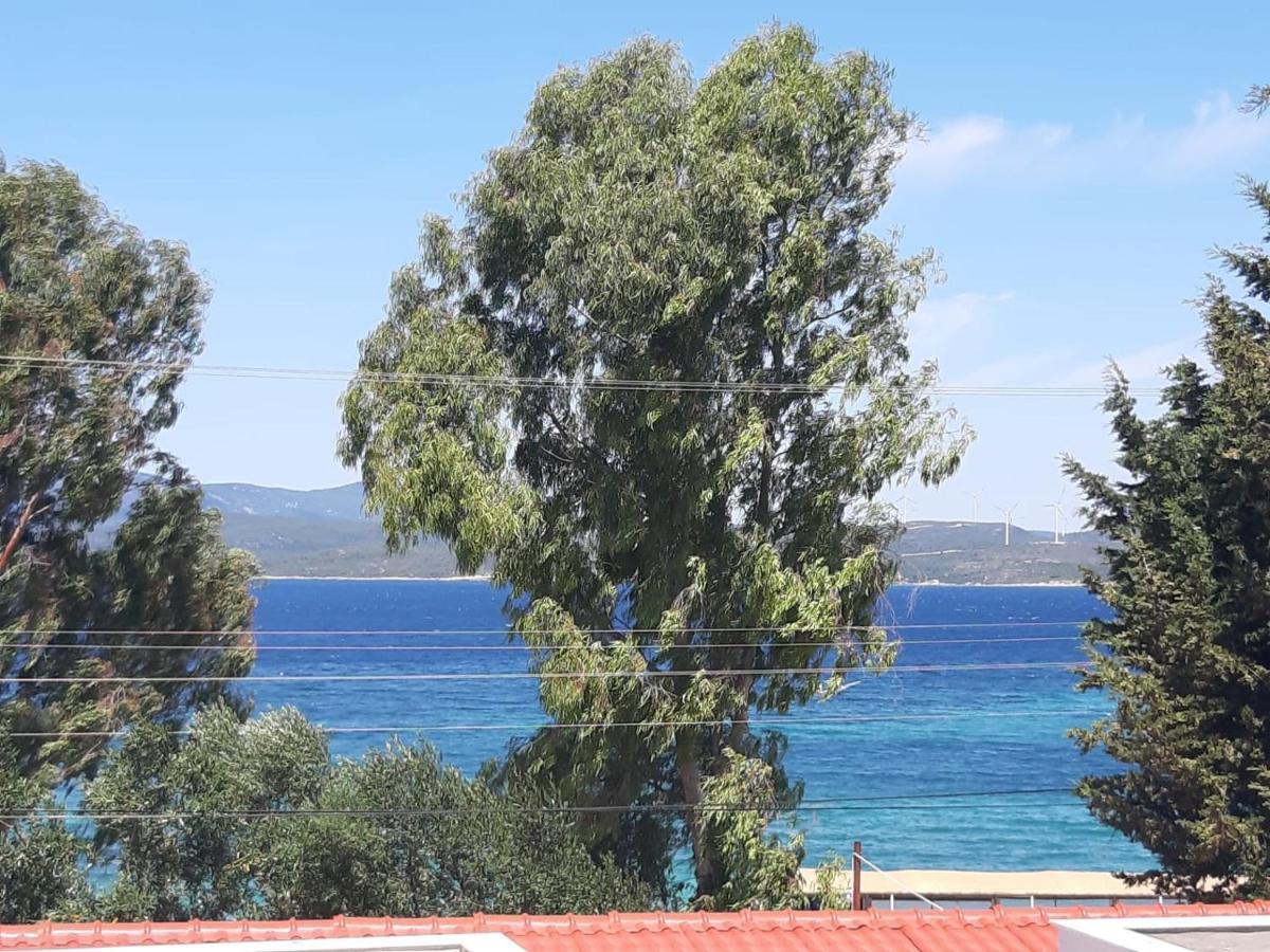 Akkum Beach Otel Сеферихисар Екстериор снимка