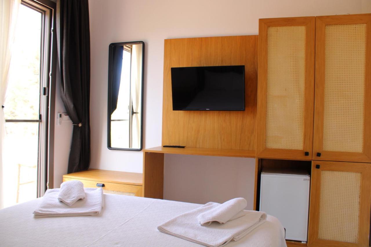 Akkum Beach Otel Сеферихисар Екстериор снимка